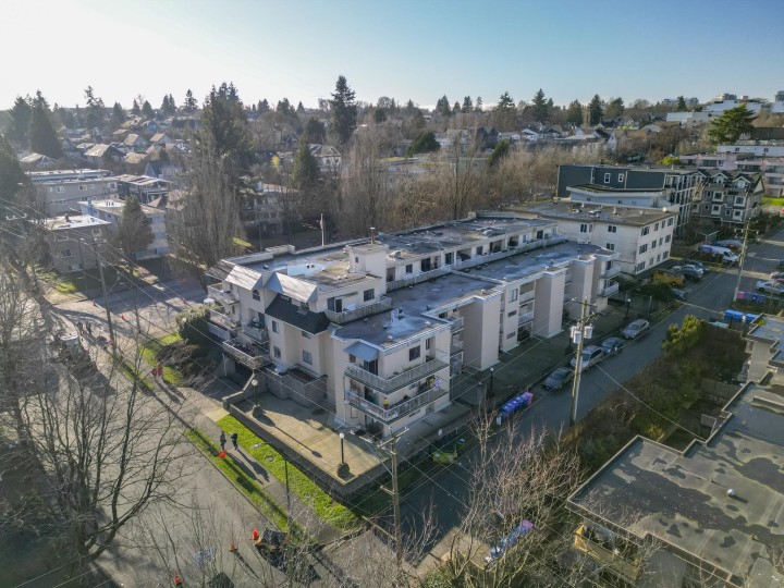 Photo 1 at 303 - 975 E Broadway, Mount Pleasant VE, Vancouver East