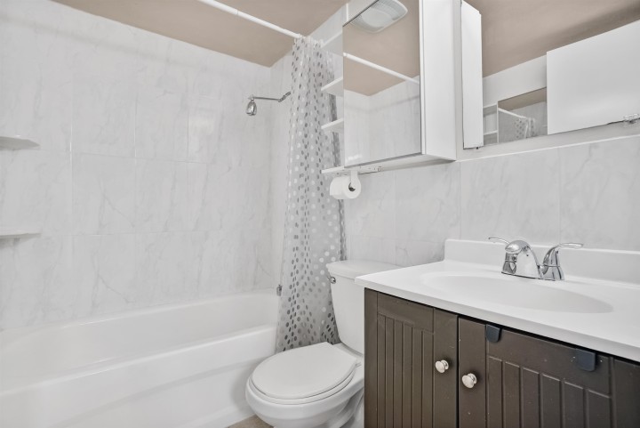 Photo 5 at 303 - 975 E Broadway, Mount Pleasant VE, Vancouver East