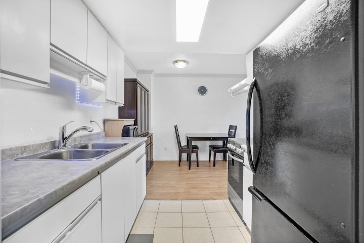 Photo 9 at 303 - 975 E Broadway, Mount Pleasant VE, Vancouver East
