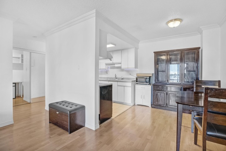 Photo 10 at 303 - 975 E Broadway, Mount Pleasant VE, Vancouver East
