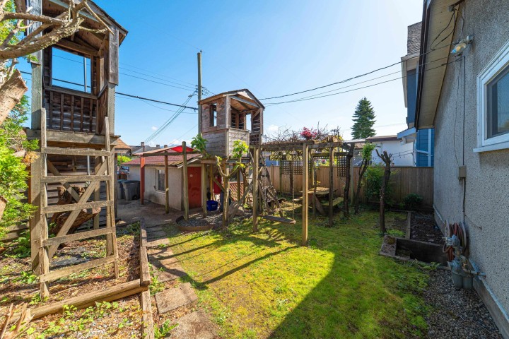Photo 16 at 3089 E 1st Avenue, Renfrew VE, Vancouver East