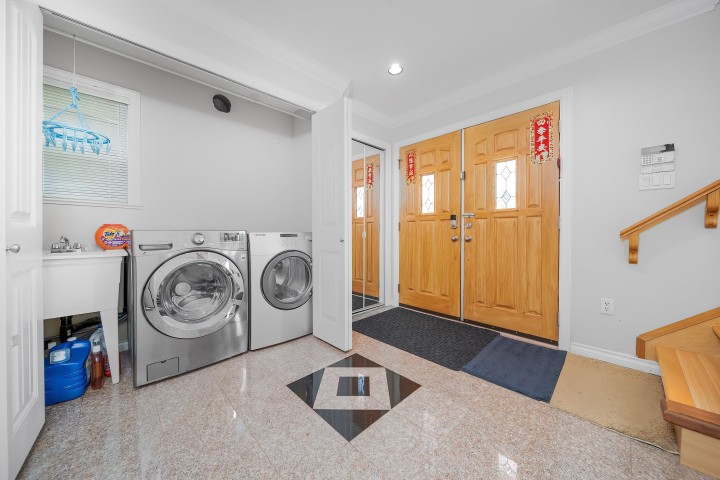 Photo 2 at 3320 E 43rd Avenue, Killarney VE, Vancouver East