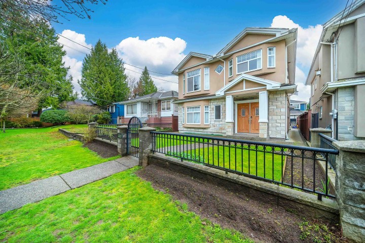 Photo 1 at 3320 E 43rd Avenue, Killarney VE, Vancouver East