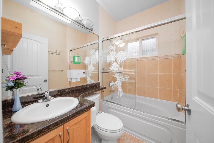 Photo 9 at 3320 E 43rd Avenue, Killarney VE, Vancouver East