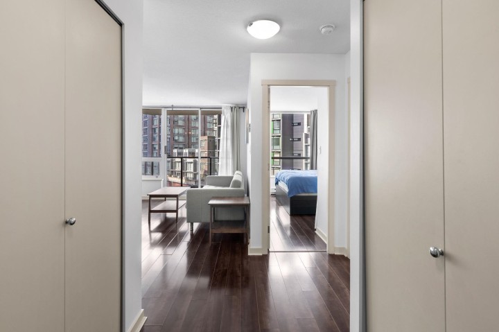 Photo 14 at 706 - 1212 Howe Street, Downtown VW, Vancouver West