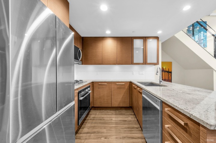 Photo 16 at 103 - 6311 Cambie Street, Oakridge VW, Vancouver West