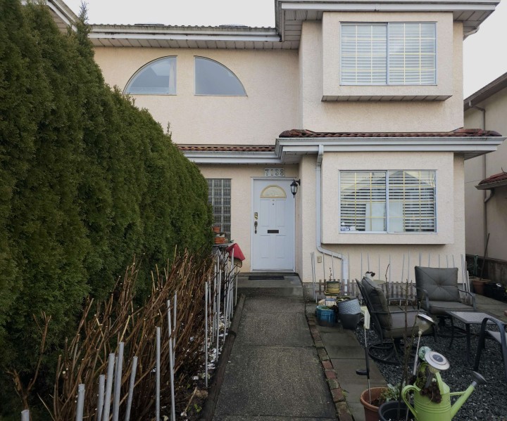 Photo 1 at 7138 Fraser Street, South Vancouver, Vancouver East