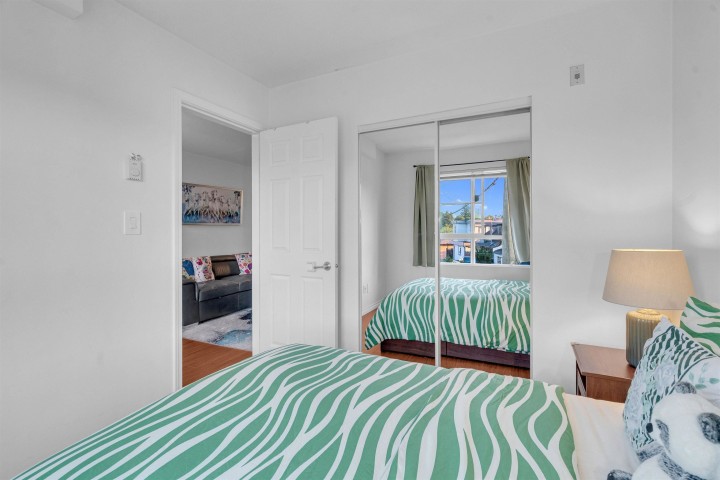 Photo 9 at 102 - 2973 Kingsway, Collingwood VE, Vancouver East