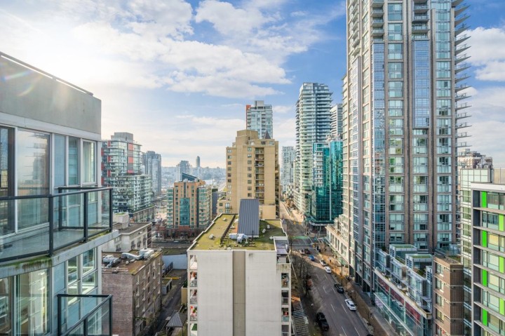 Photo 13 at 1606 - 1212 Howe Street, Downtown VW, Vancouver West