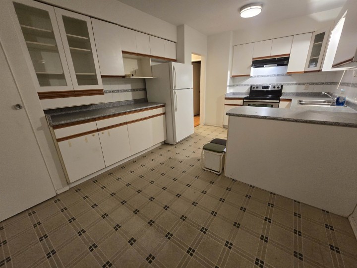 Photo 7 at 123 E 64th Avenue, South Vancouver, Vancouver East