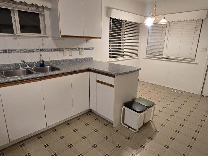 Photo 18 at 123 E 64th Avenue, South Vancouver, Vancouver East