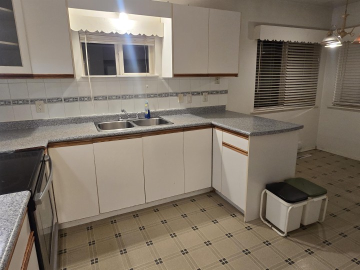 Photo 8 at 123 E 64th Avenue, South Vancouver, Vancouver East