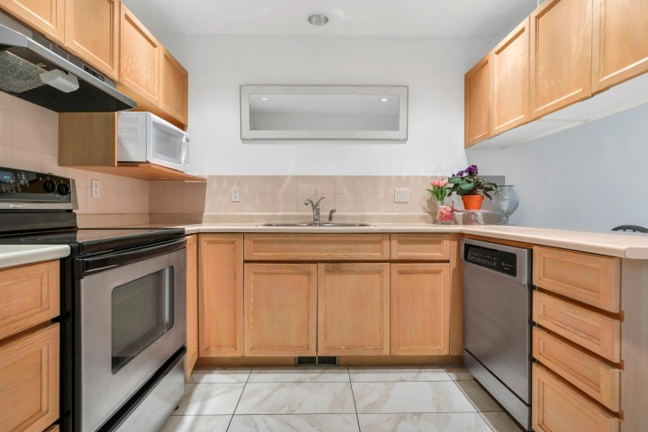 Photo 18 at 12 - 3634 Garibaldi Drive, Roche Point, North Vancouver