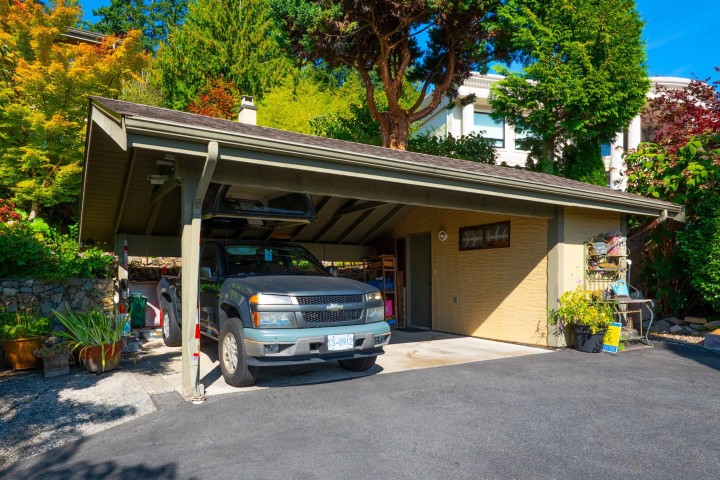 Photo 30 at 560 Craigmohr Drive, Glenmore, West Vancouver