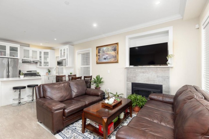 Photo 3 at 201 - 4577 Slocan Street, Collingwood VE, Vancouver East