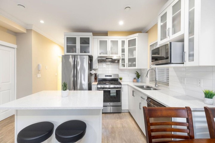 Photo 9 at 201 - 4577 Slocan Street, Collingwood VE, Vancouver East