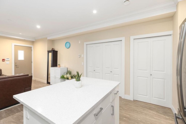 Photo 10 at 201 - 4577 Slocan Street, Collingwood VE, Vancouver East