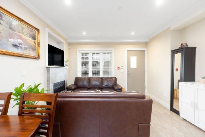 Photo 4 at 201 - 4577 Slocan Street, Collingwood VE, Vancouver East