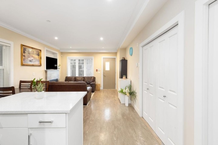Photo 8 at 201 - 4577 Slocan Street, Collingwood VE, Vancouver East