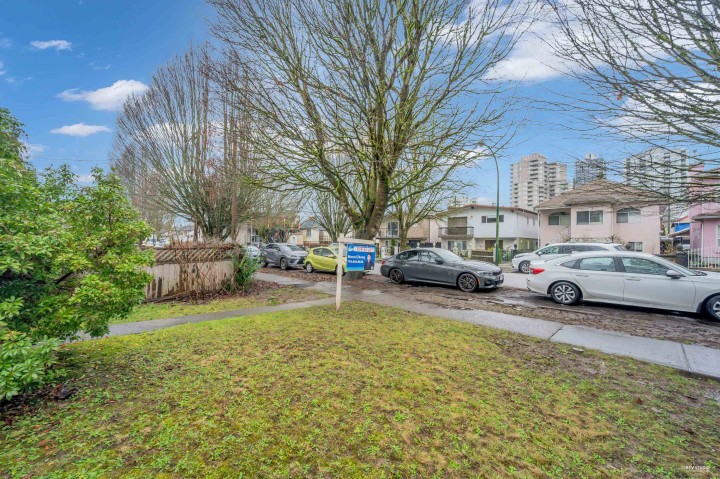 Photo 26 at 3334 Archimedes Street, Collingwood VE, Vancouver East