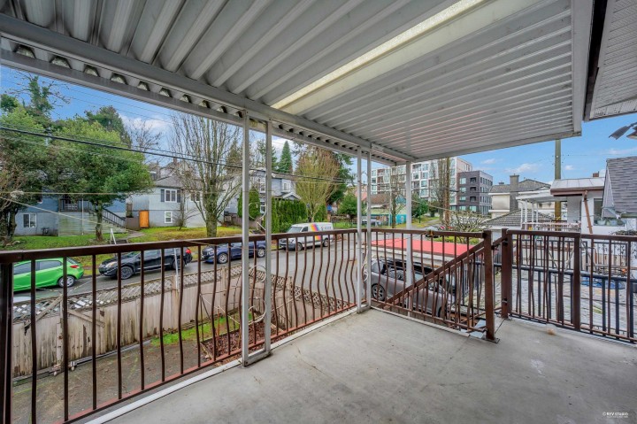 Photo 32 at 3334 Archimedes Street, Collingwood VE, Vancouver East