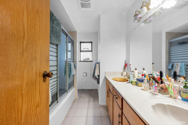 Photo 14 at 3334 Archimedes Street, Collingwood VE, Vancouver East