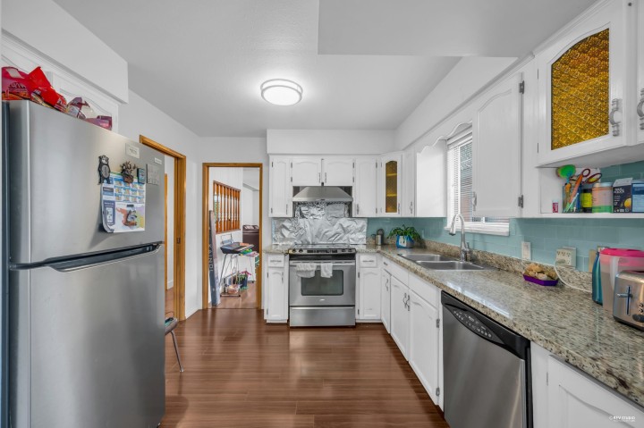 Photo 11 at 3334 Archimedes Street, Collingwood VE, Vancouver East