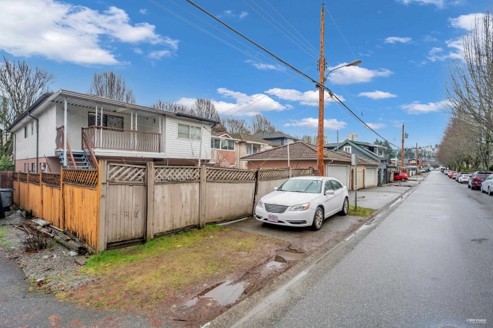 Photo 31 at 3334 Archimedes Street, Collingwood VE, Vancouver East