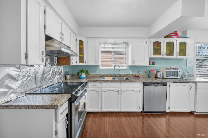 Photo 8 at 3334 Archimedes Street, Collingwood VE, Vancouver East