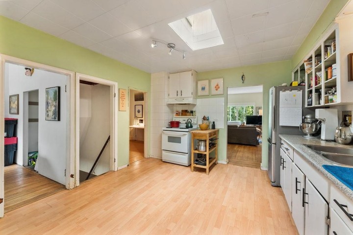 Photo 13 at 4225 John Street, Main, Vancouver East