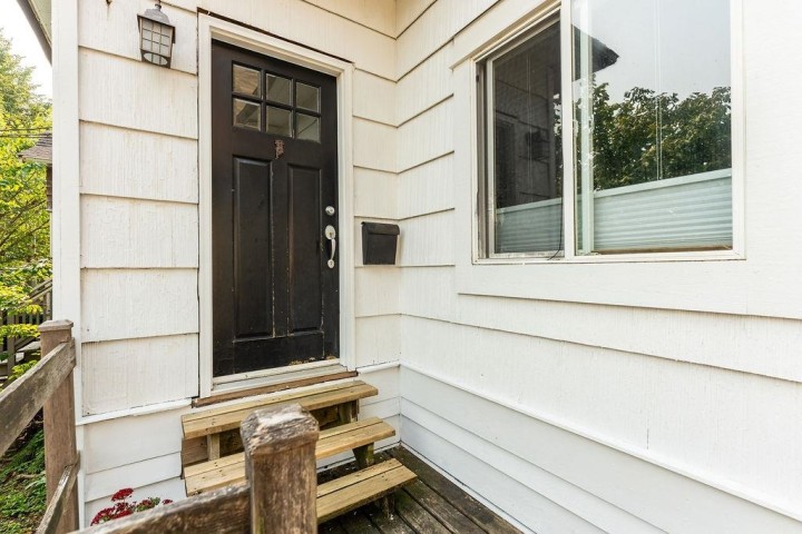 Photo 3 at 4225 John Street, Main, Vancouver East