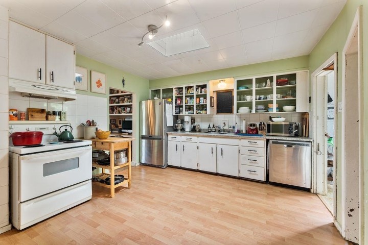 Photo 10 at 4225 John Street, Main, Vancouver East