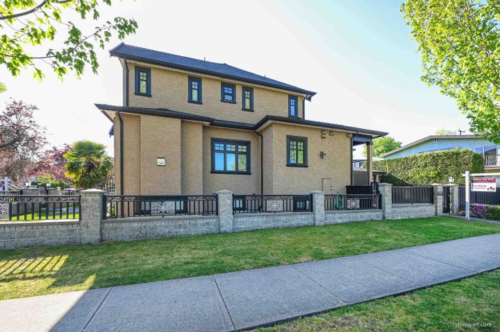 Photo 4 at 1091 E 55th Avenue, South Vancouver, Vancouver East