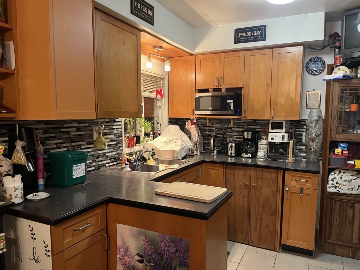 Photo 2 at 4042 Nootka Street, Renfrew Heights, Vancouver East