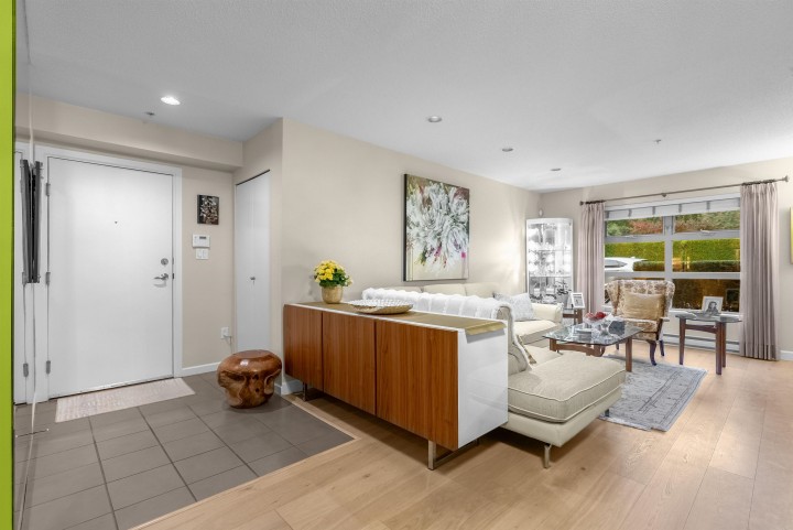 Photo 1 at 104 - 3750 Edgemont Boulevard, Edgemont, North Vancouver