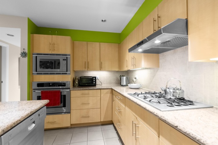 Photo 9 at 104 - 3750 Edgemont Boulevard, Edgemont, North Vancouver