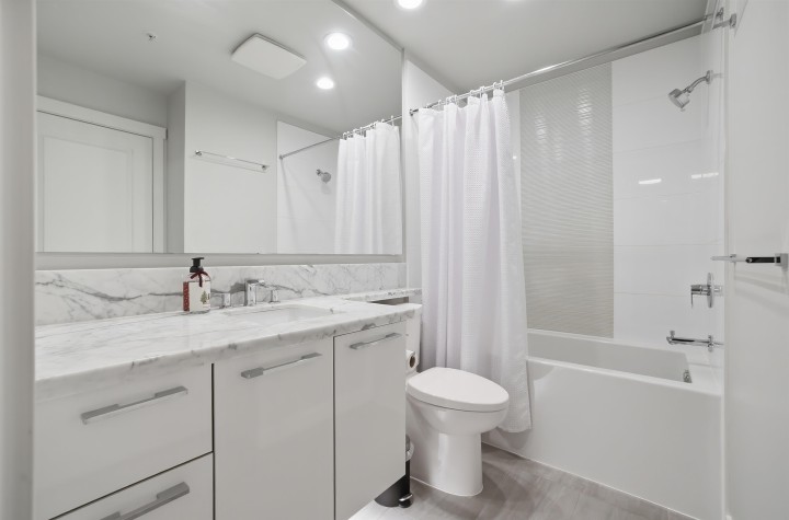 Photo 2 at 507 - 3263 Pierview Crescent, South Marine, Vancouver East