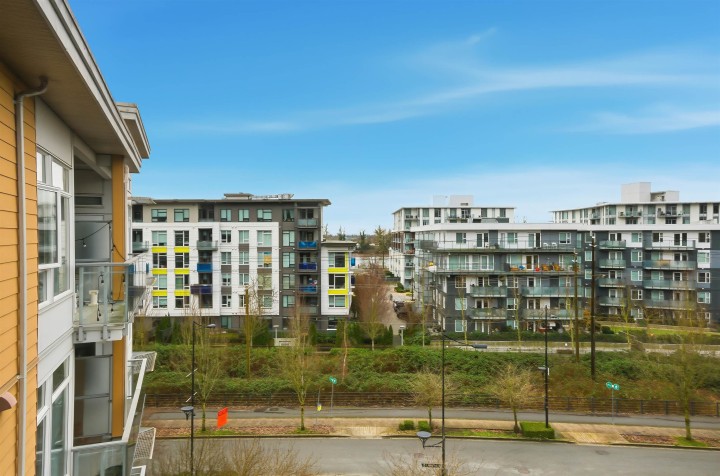 Photo 12 at 507 - 3263 Pierview Crescent, South Marine, Vancouver East