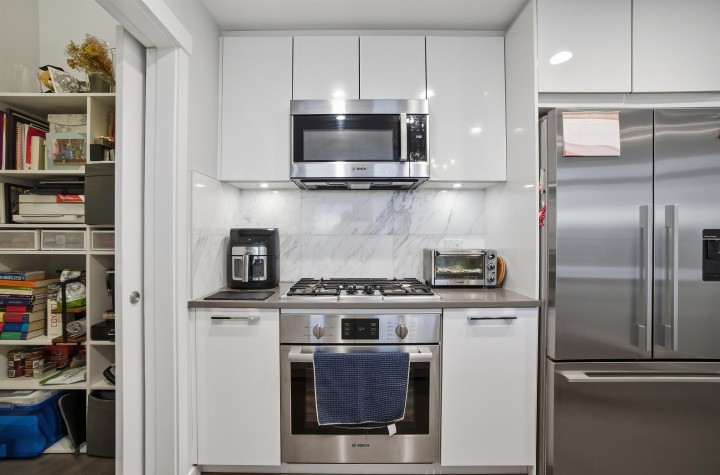 Photo 18 at 507 - 3263 Pierview Crescent, South Marine, Vancouver East