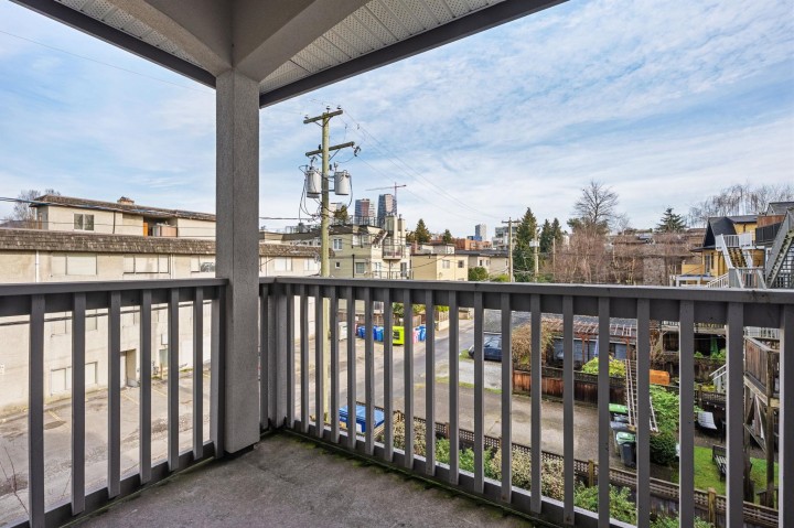 Photo 22 at 304 - 1989 W 1st Avenue, Kitsilano, Vancouver West