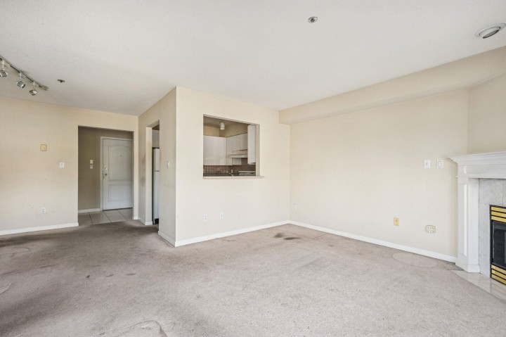 Photo 9 at 304 - 1989 W 1st Avenue, Kitsilano, Vancouver West