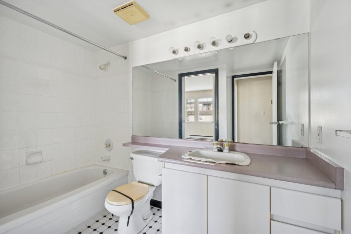 Photo 19 at 304 - 1989 W 1st Avenue, Kitsilano, Vancouver West