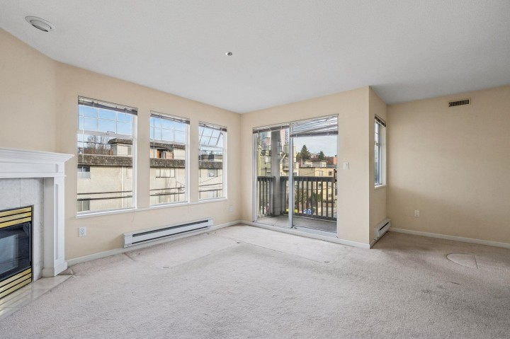 Photo 4 at 304 - 1989 W 1st Avenue, Kitsilano, Vancouver West