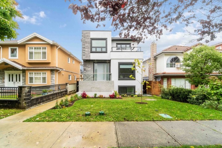 Photo 1 at 2575 & - 2577 Parker Street, Renfrew VE, Vancouver East
