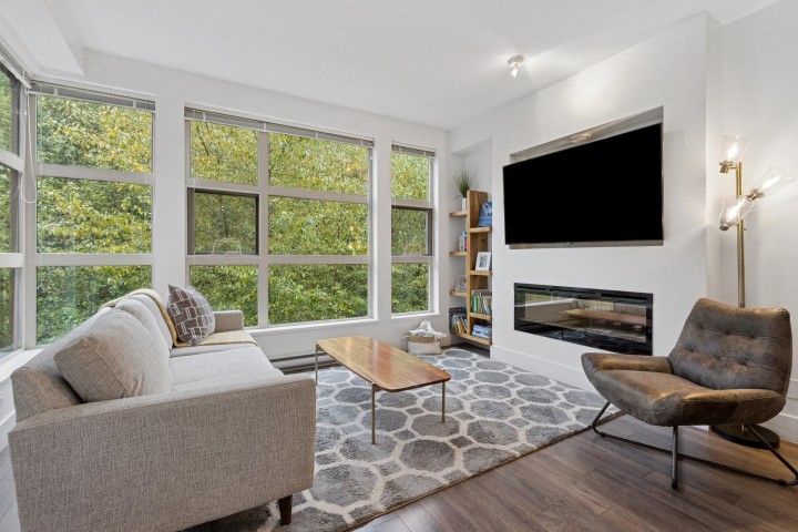 Photo 3 at 406 - 3606 Aldercrest Drive, Roche Point, North Vancouver