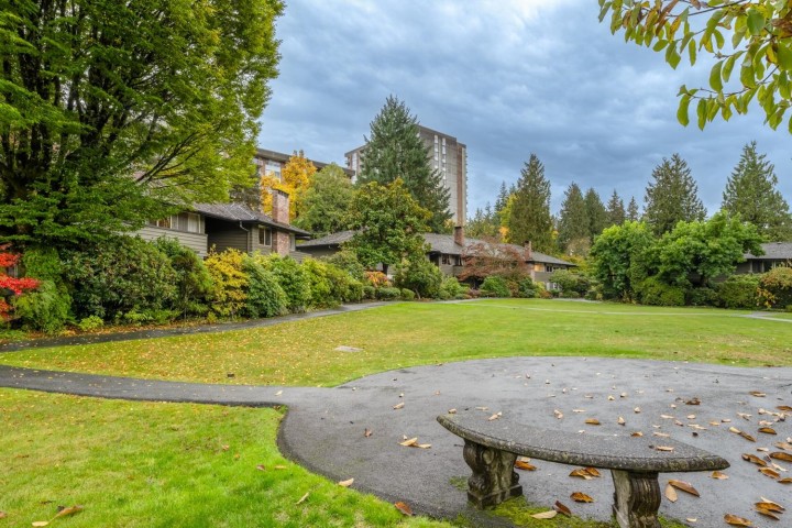 Photo 2 at 312 - 235 Keith Road, Cedardale, West Vancouver