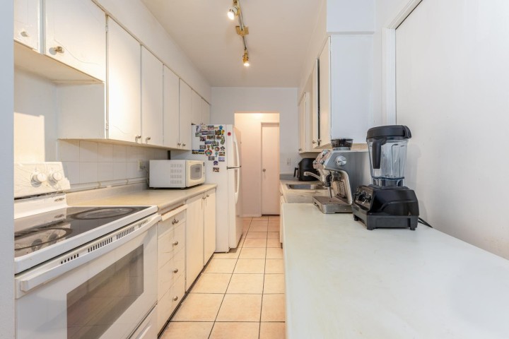 Photo 4 at 312 - 235 Keith Road, Cedardale, West Vancouver