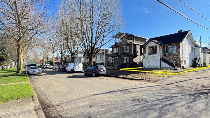 Photo 2 at 3006 E 25th Avenue, Renfrew Heights, Vancouver East
