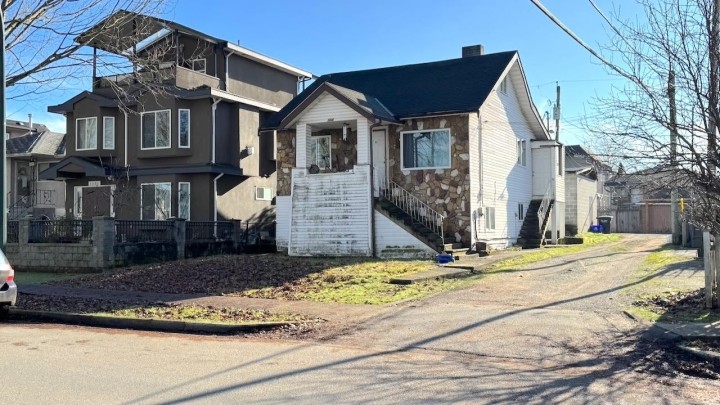 Photo 1 at 3006 E 25th Avenue, Renfrew Heights, Vancouver East