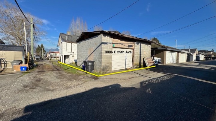 Photo 9 at 3006 E 25th Avenue, Renfrew Heights, Vancouver East
